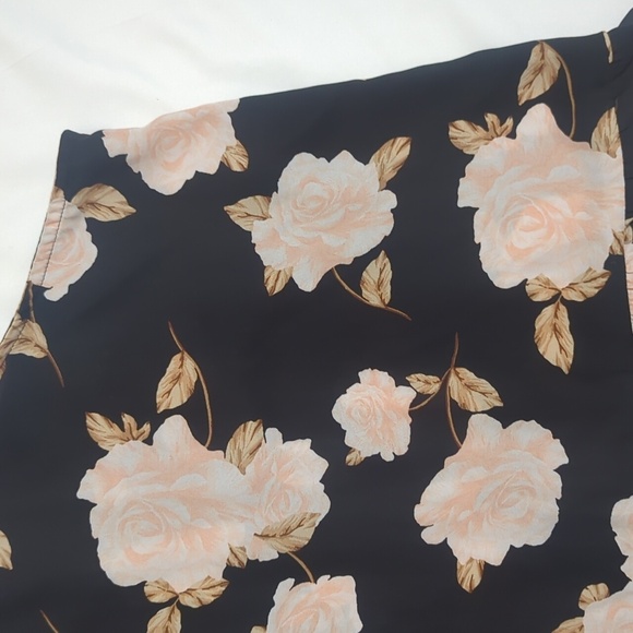 Torrid Georgette Drop Waist Halter Top, Color Floral Black Size 1X - Picture 13 of 15